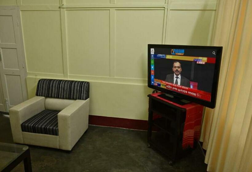 پانسیون The Sumola House