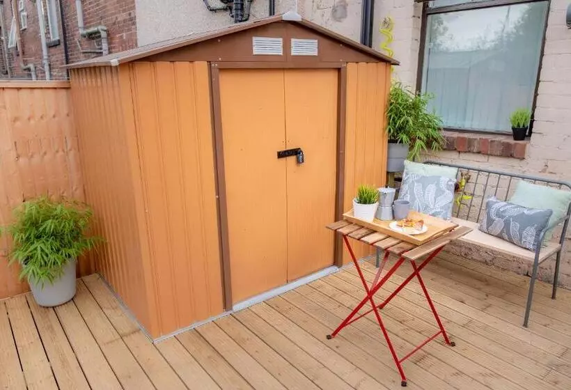 Majatalo Tropicana House