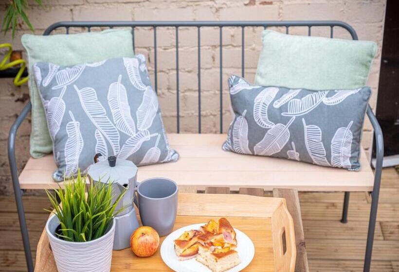 膳宿费 Tropicana House