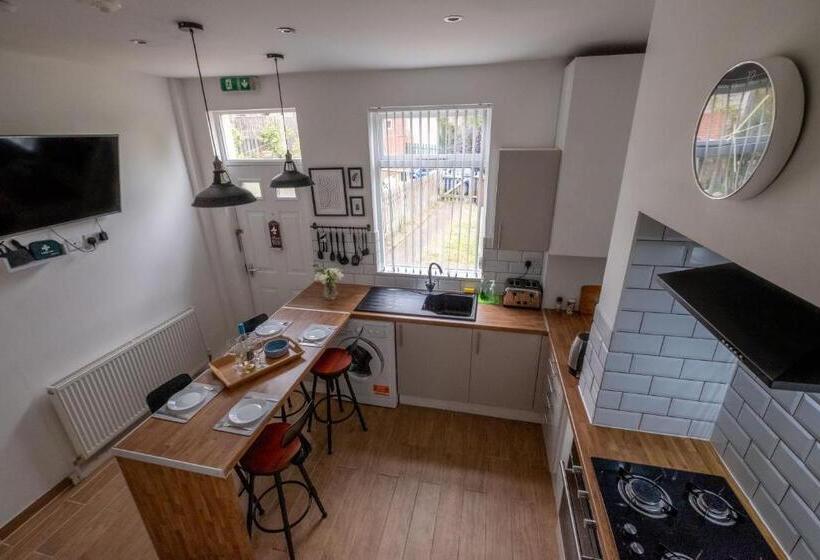 膳宿费 Tropicana House