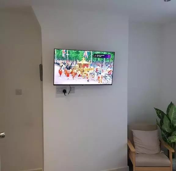 Majatalo Tropicana House