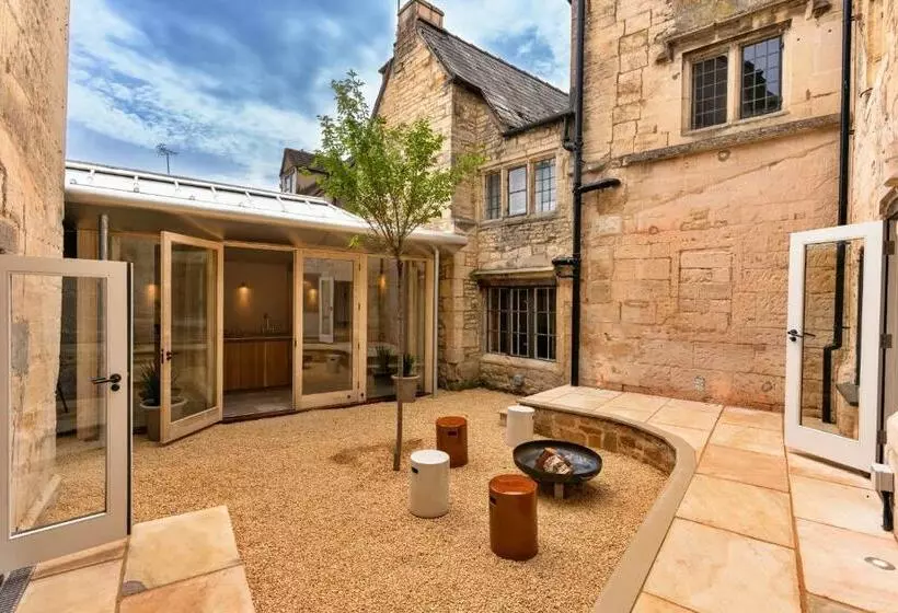 Finest Retreats   The Half Arc Of Painswick