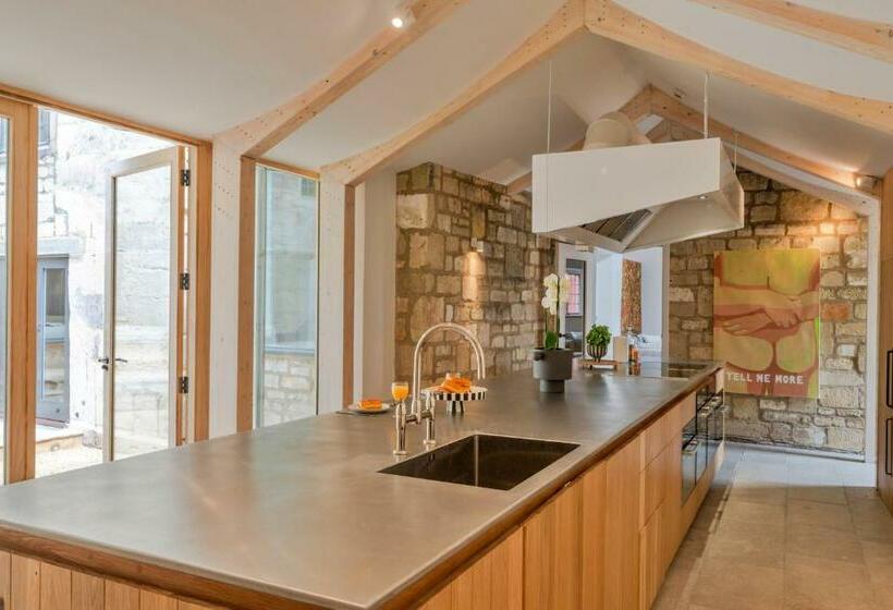 Finest Retreats The Half Arc Of Painswick