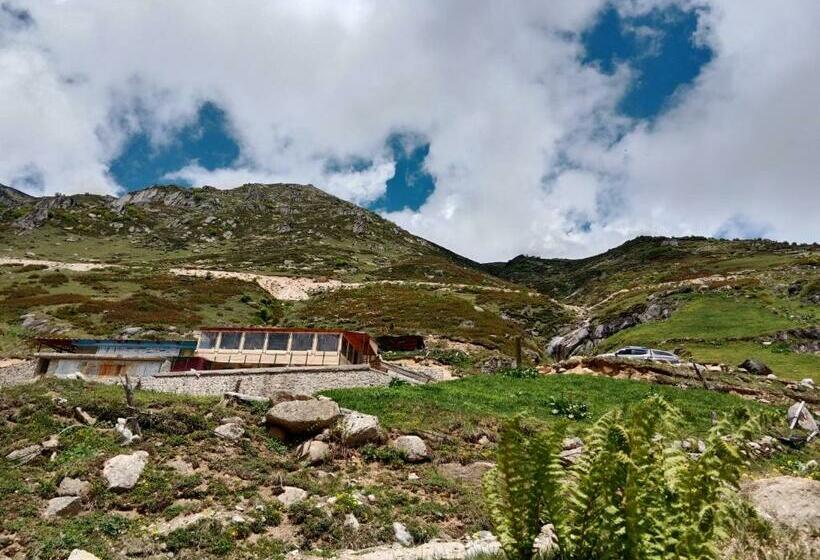 تختخواب و صبحانه Avusor Mola Cafe Ve Pansiyon