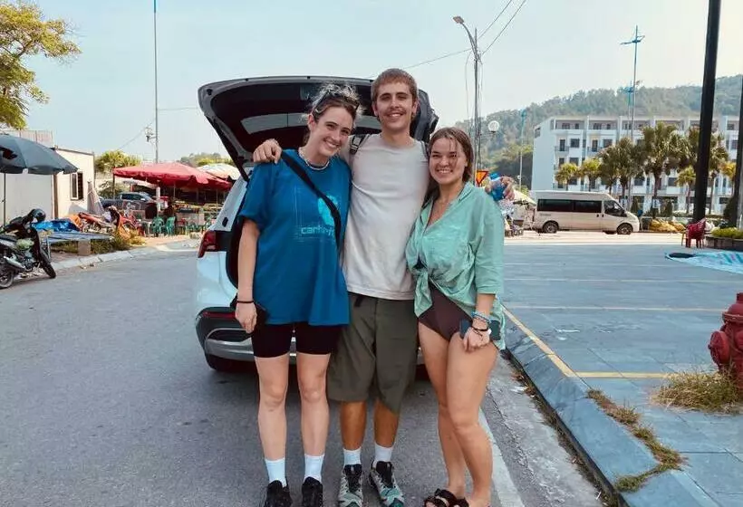 هتل De Charm Hạ Long