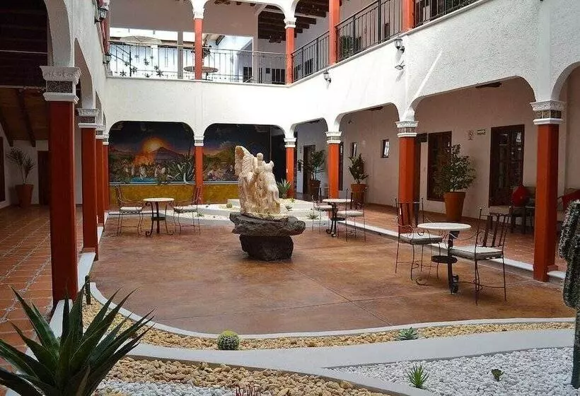 ホテル La Casona Pirámides