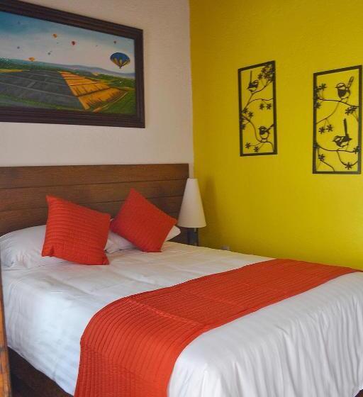 Otel La Casona Pirámides