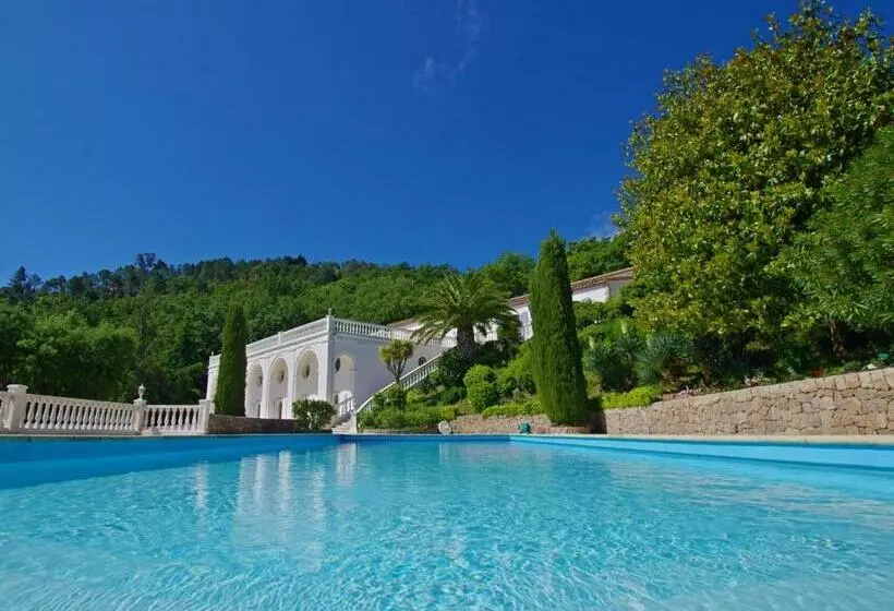 ペンション Chambre Luxueuse Au Calme Avec Vue Panoramique Sur La Baie De Cannes Et L Estérel Immense Piscine