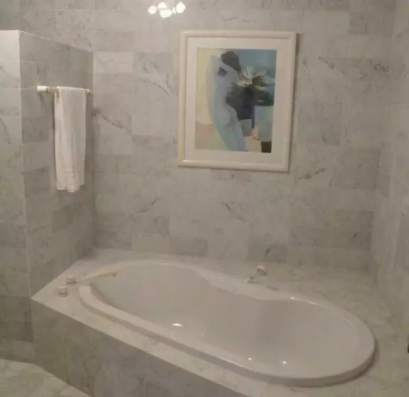ペンション Chambre Luxueuse Au Calme Avec Vue Panoramique Sur La Baie De Cannes Et L Estérel Immense Piscine