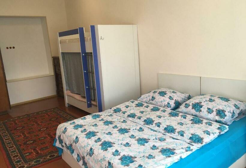 پانسیون Nuray S House