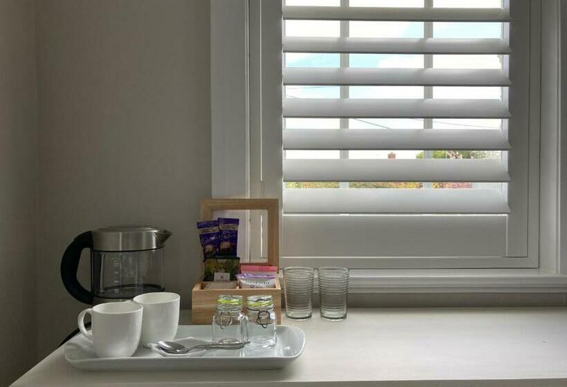 Пансион The Old Bell B&b