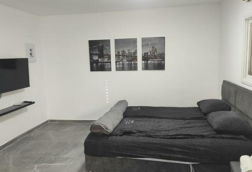 پانسیون Villa Vered