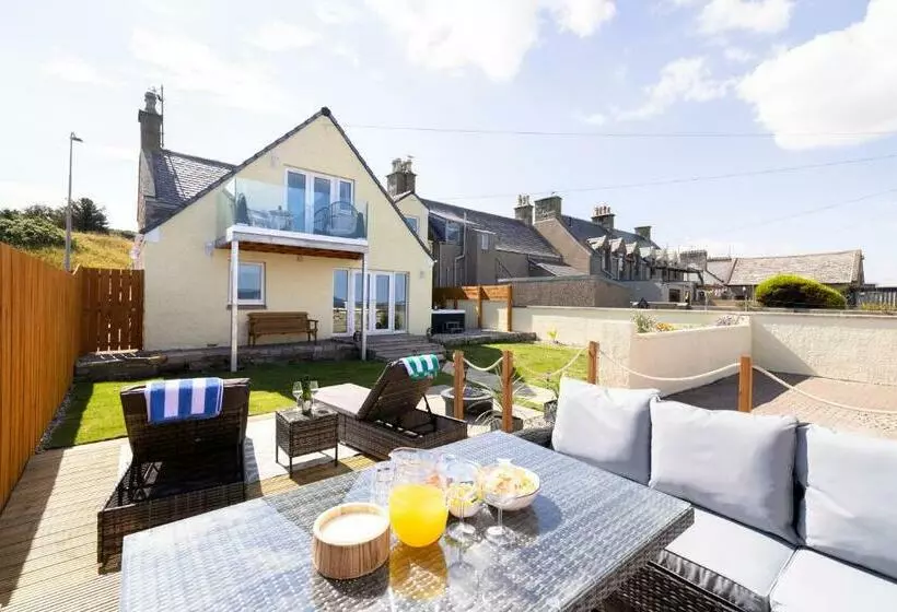 Aurora House Hot Tub & Sea View