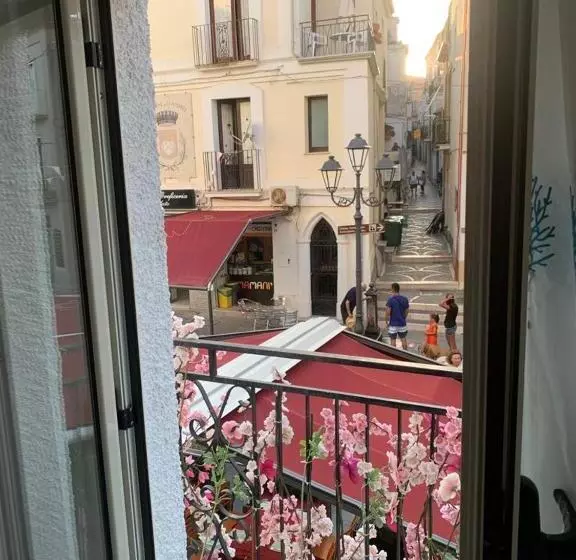 Nerone House