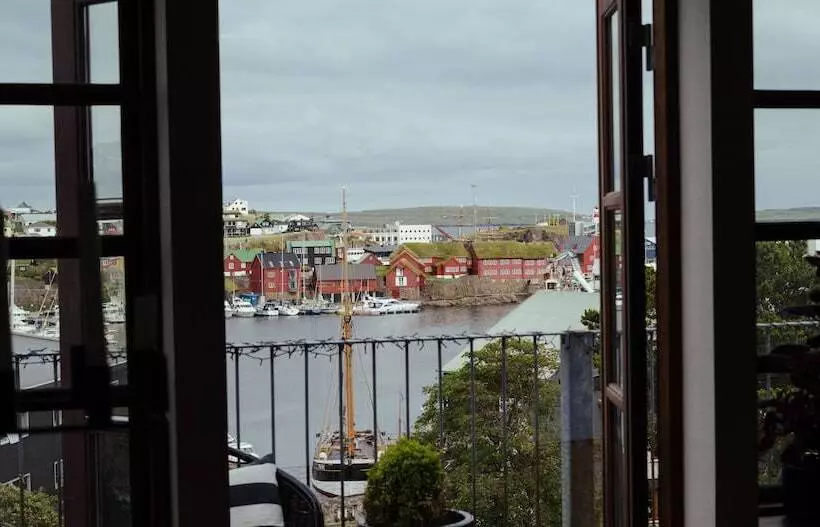 Penthouse / 4 Br / Downtown / Harbour View