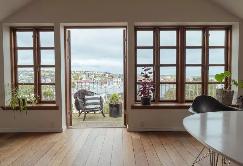 Penthouse / 4 Br / Downtown / Harbour View