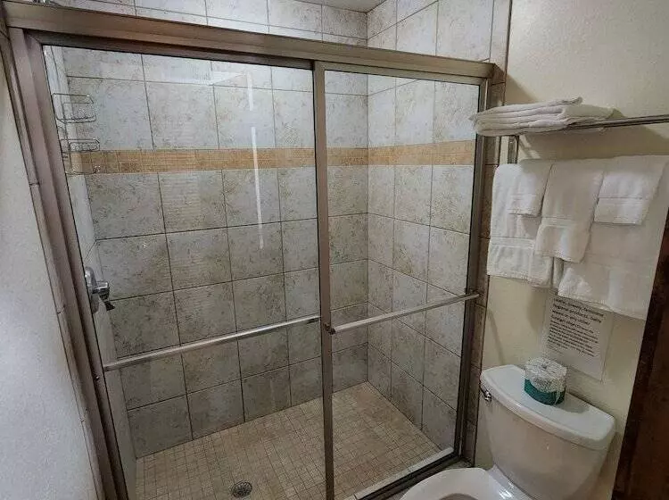 Hotelli The Inn At Shady Lawn