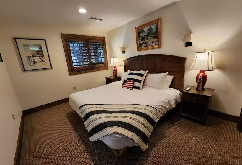 Hotelli The Inn At Shady Lawn