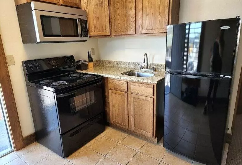 Hotelli The Inn At Shady Lawn