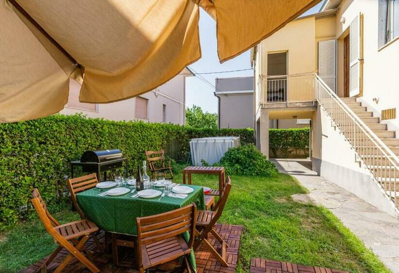 Val D Arno House With Garden, Parking And Swimming Pool