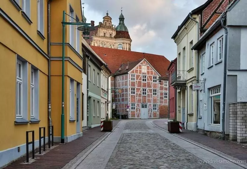 Bed and Breakfast & Pension Villa Camenz