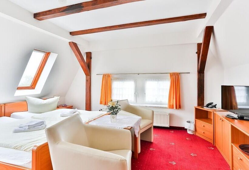 مبيت وإفطار & Pension Villa Camenz