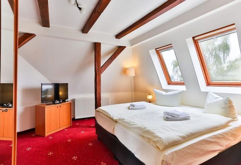 مبيت وإفطار & Pension Villa Camenz