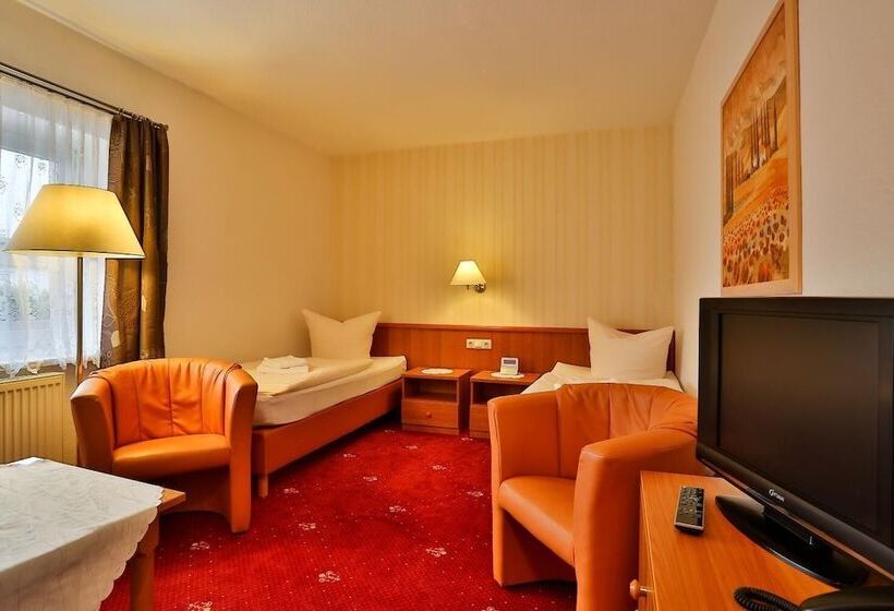 مبيت وإفطار & Pension Villa Camenz