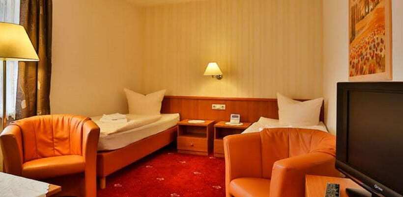 مبيت وإفطار & Pension Villa Camenz