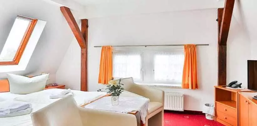 Bed and Breakfast & Pension Villa Camenz