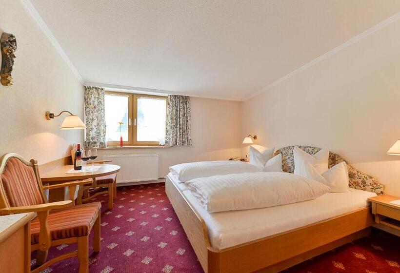 Отель Das Schiff In Den Bergen