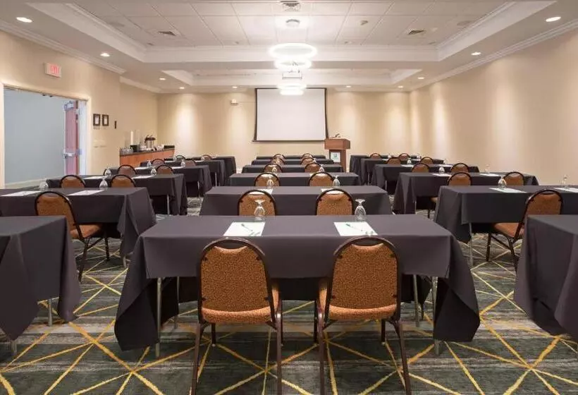 هتل Holiday Inn Winchester Southeast Historic Gateway, An Ihg