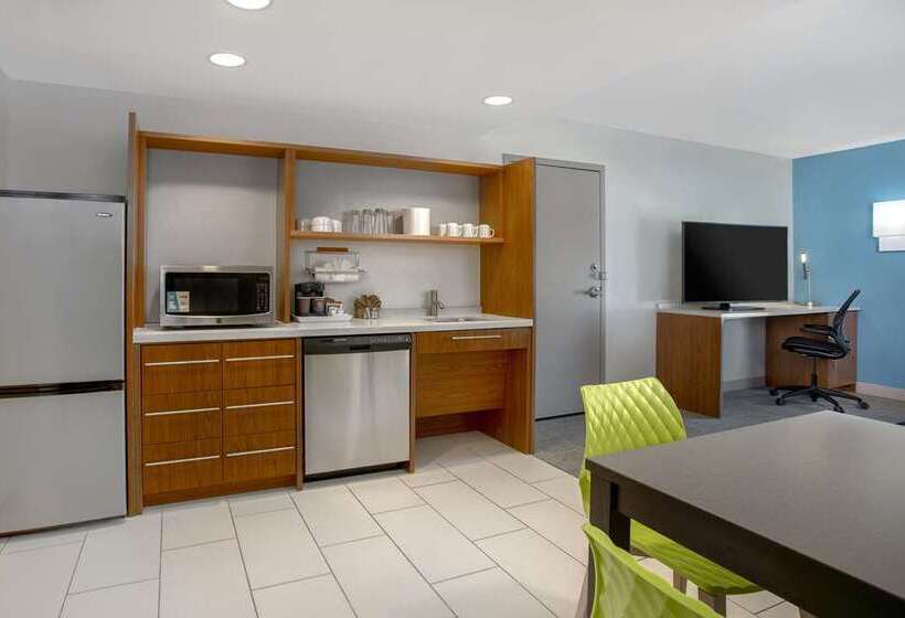 هتل Home2 Suites By Hilton Omaha West, Ne