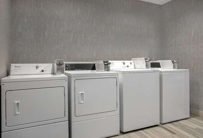 هتل Home2 Suites By Hilton Omaha West, Ne