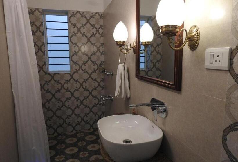 Отель Jai Niwas