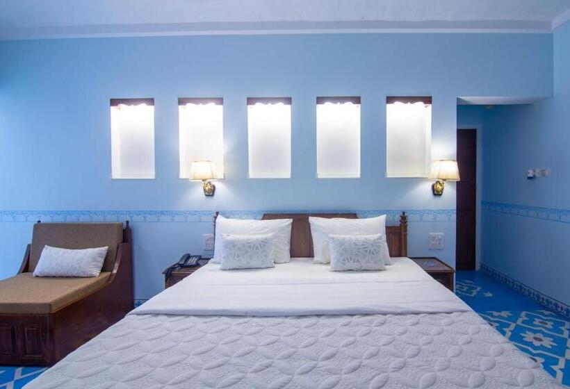 Отель Jai Niwas