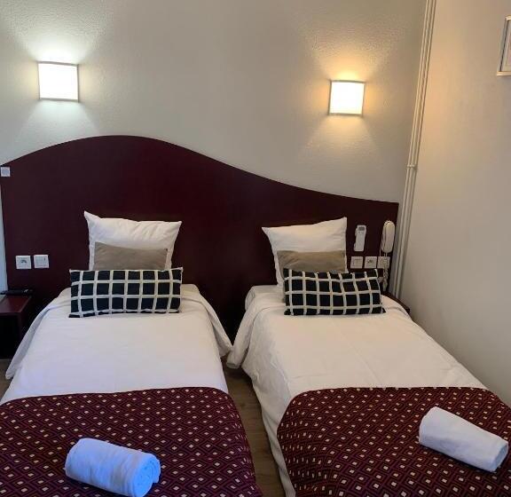 Отель Les Commercants