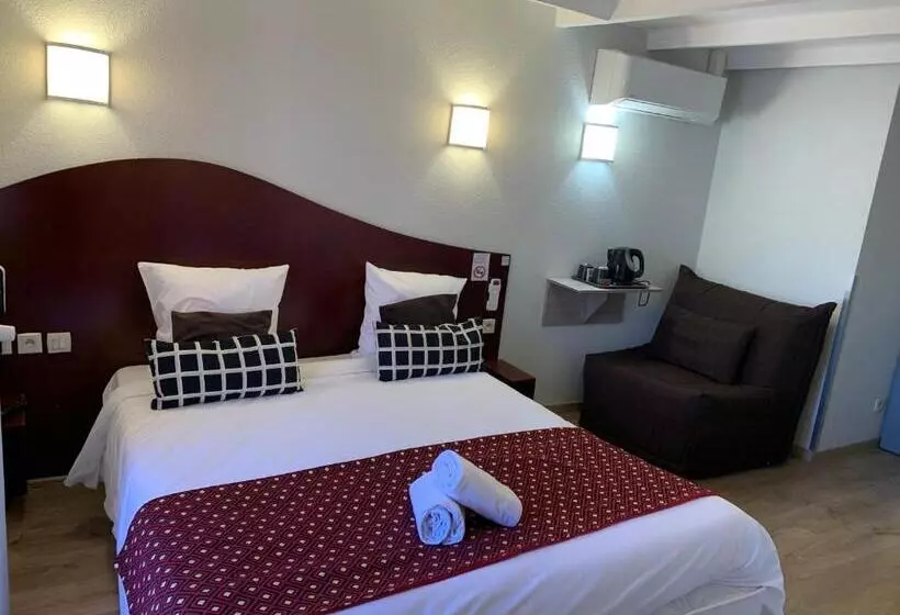 Отель Les Commercants