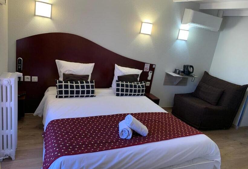 Отель Les Commercants