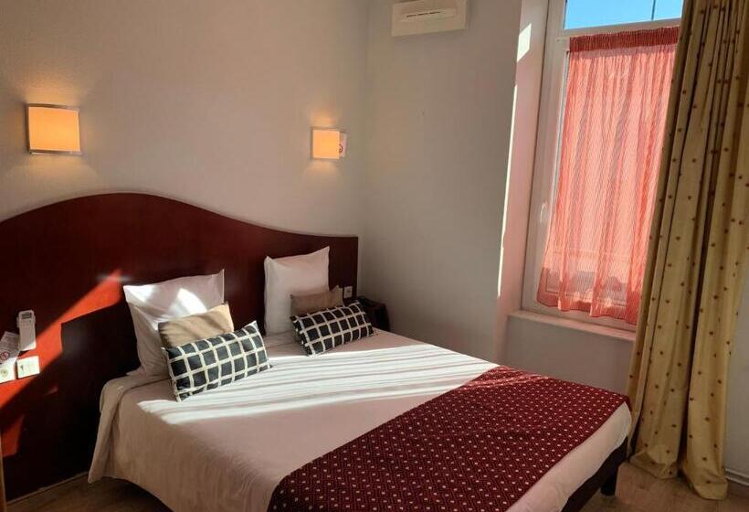 Отель Les Commercants