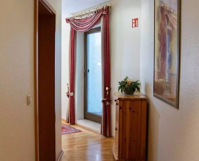 Hotel Lothringer Hof