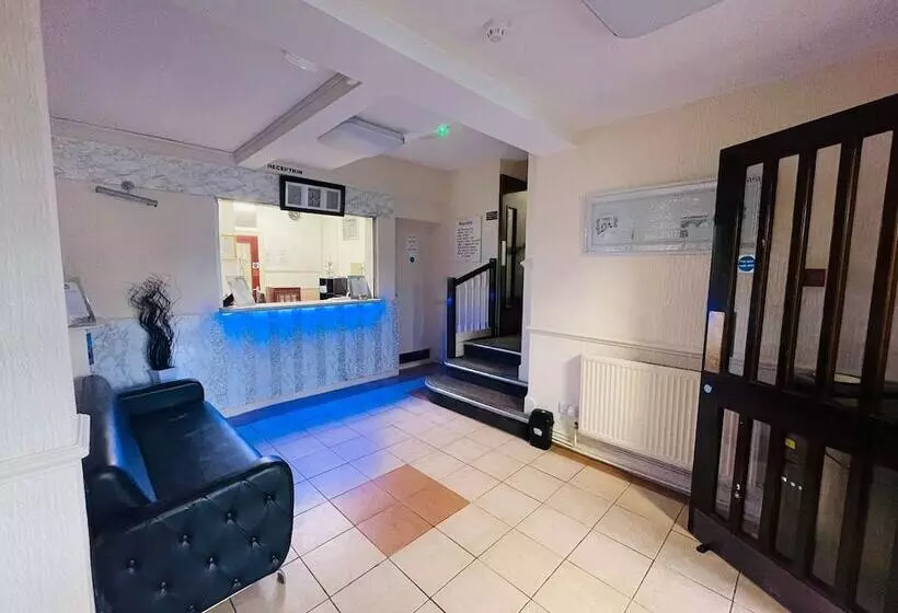 Star Hotel, South Leicester