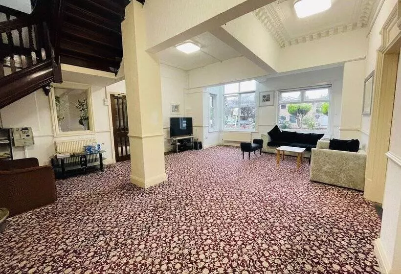 Star Hotel, South Leicester