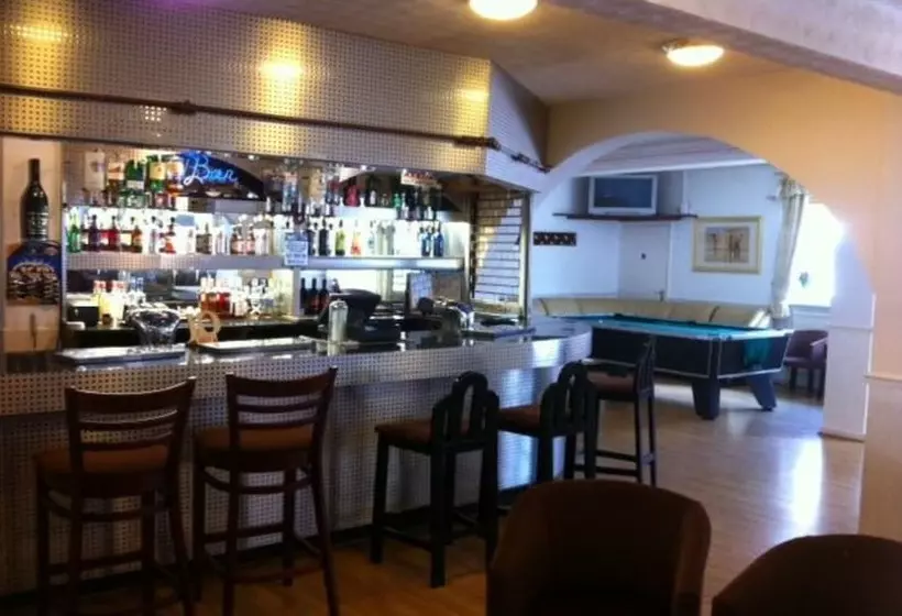 Star Hotel, South Leicester