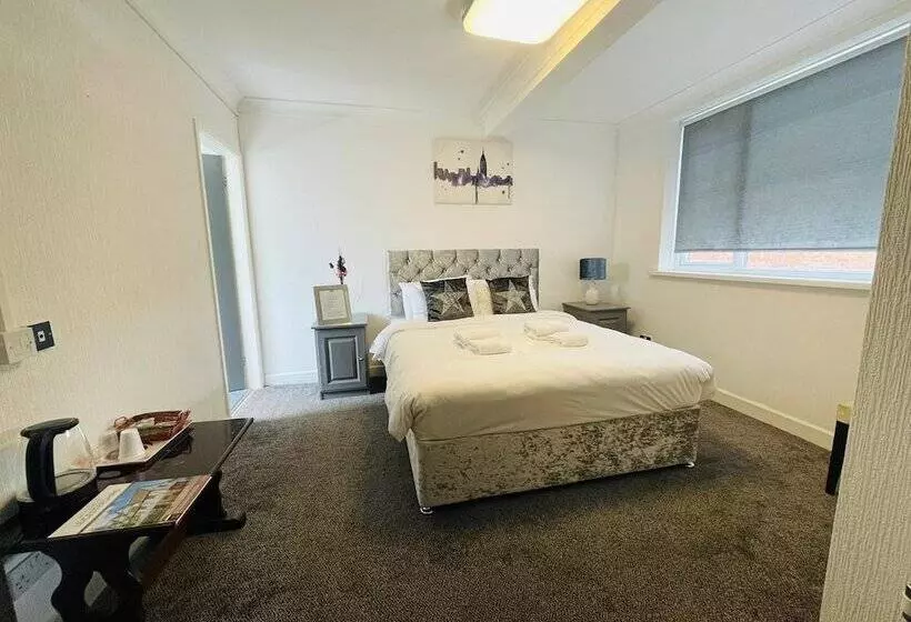 Star Hotel, South Leicester