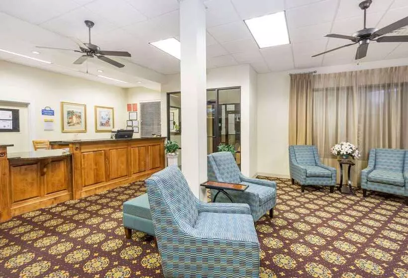 هتل Super 8 By Wyndham Valdosta Mall