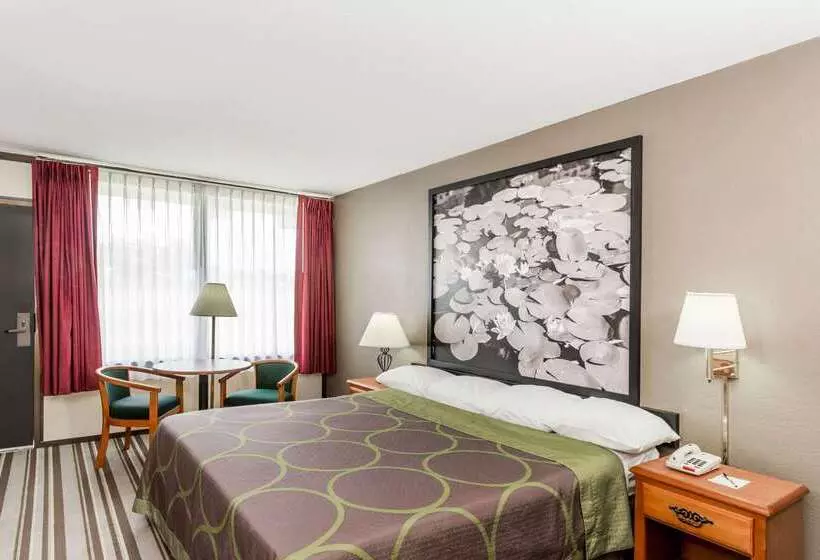 هتل Super 8 By Wyndham Valdosta Mall