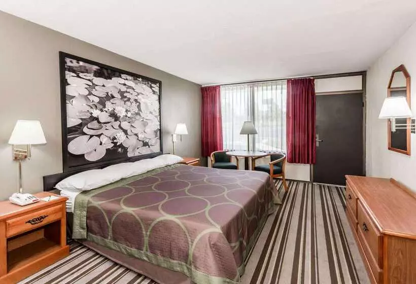 هتل Super 8 By Wyndham Valdosta Mall
