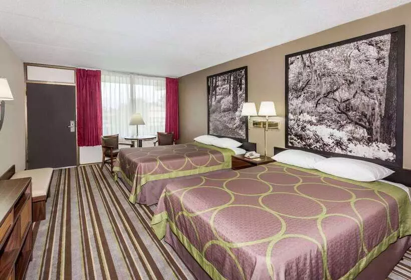 هتل Super 8 By Wyndham Valdosta Mall
