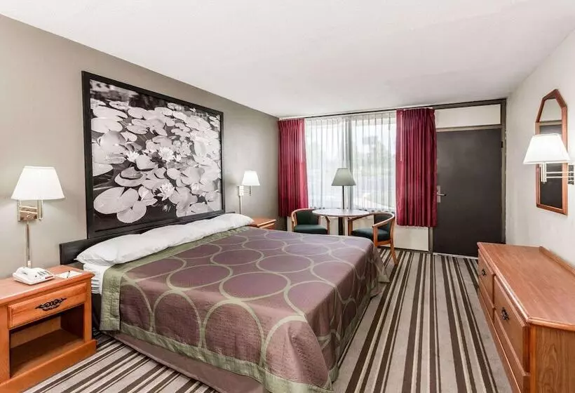 هتل Super 8 By Wyndham Valdosta Mall